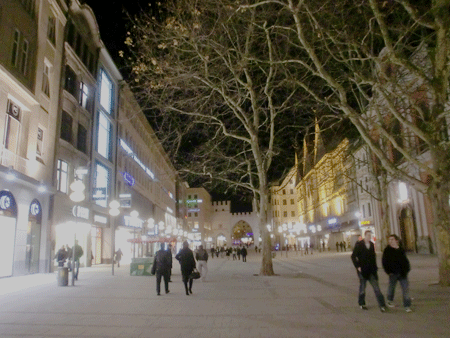 D研修終了後のミュンヘン市内中心部マリエン広場